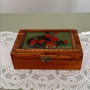 Vintage Art Deco Cedar Box 9.5 x 7 in H 3 in